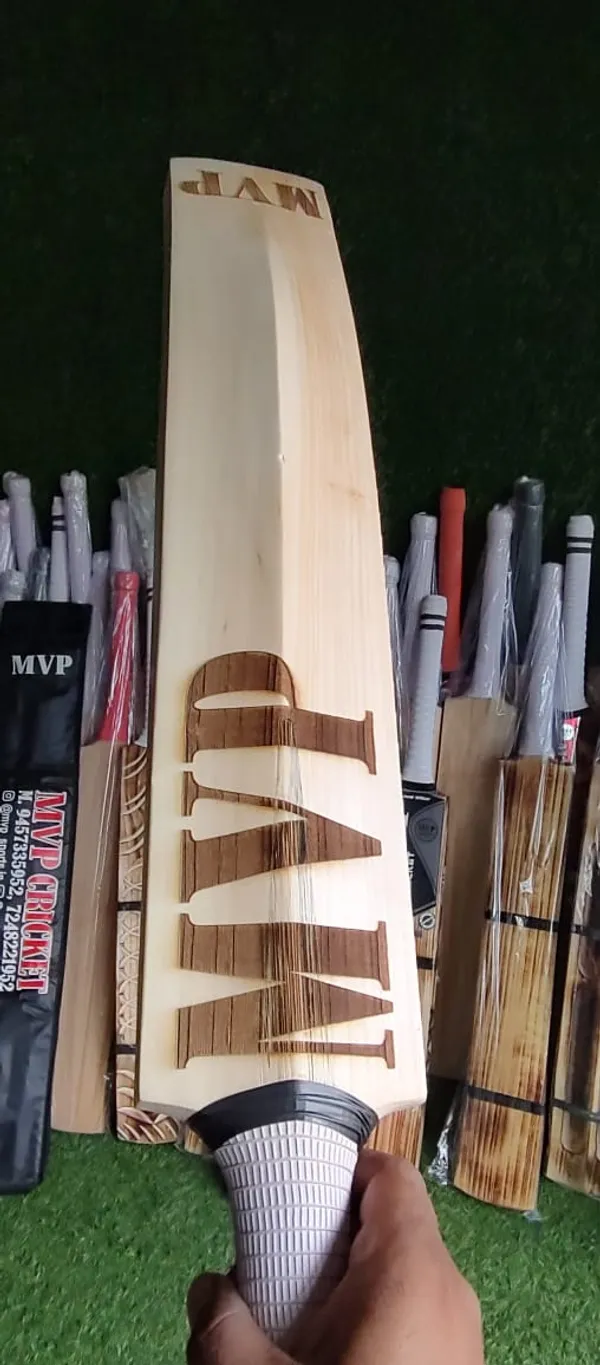 Beige_Kashmir_Willow_Top_A_Garde_Wood_Cricket_Bat_For_Men