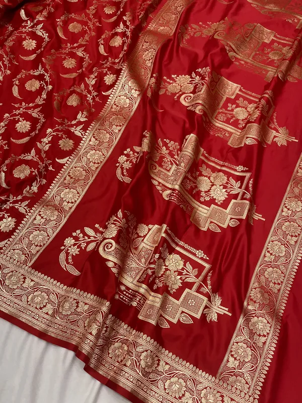 Red_Floral_Woven_Saree_for_Women