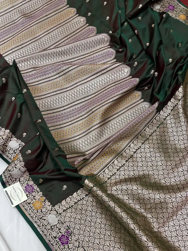 Green_Woven_Traditional_Saree_for_Women