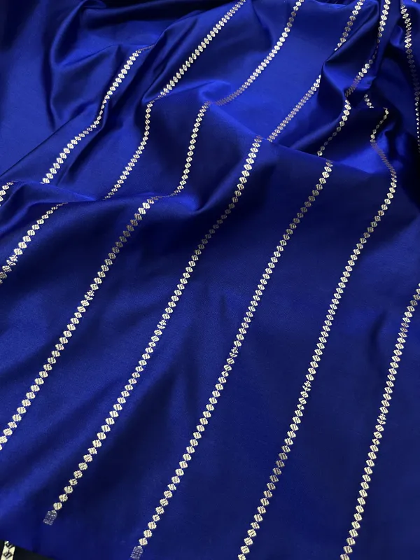 Blue_Zari_Floral_Saree_For_Women