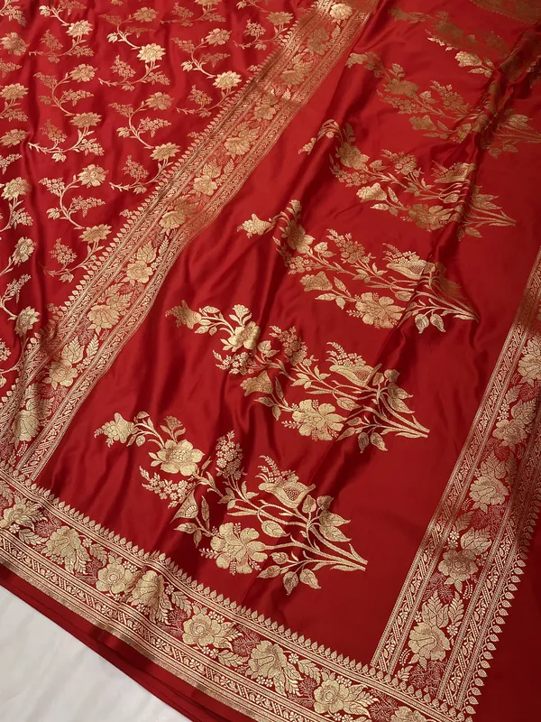 Red_Woven_Floral_Saree_for_Women