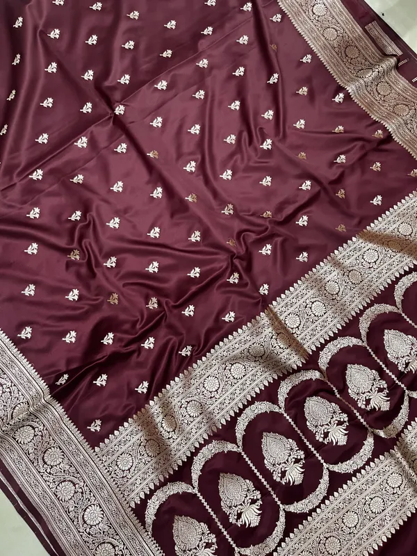 Maroon_Woven_Floral_Border_Saree_for_Women