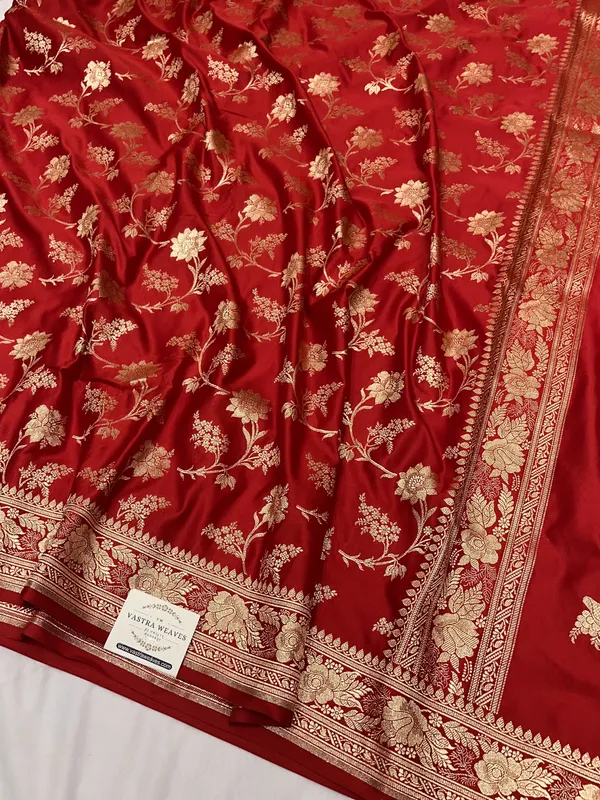 Red_Woven_Floral_Saree_for_Women