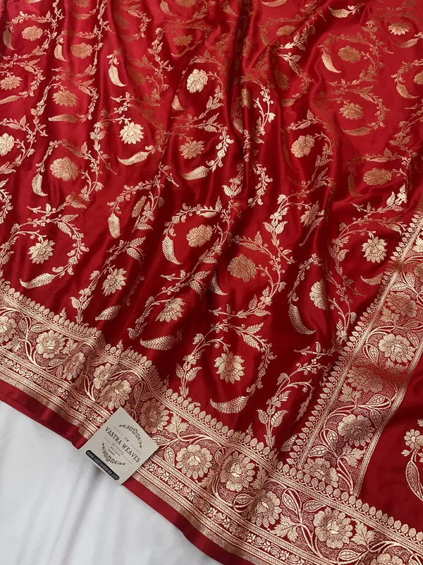 Red_Floral_Woven_Saree_for_Women