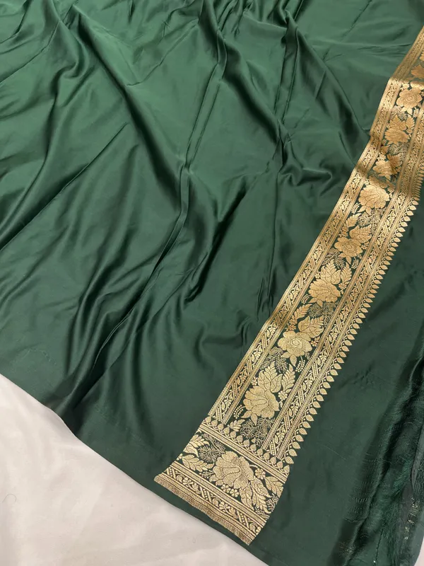 Green_Silk_Floral_Zari_Saree_for_Women