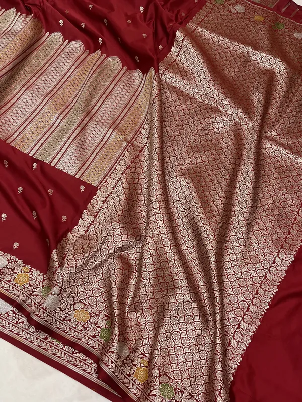 Maroon_Woven_Ethnic_Saree_for_Women