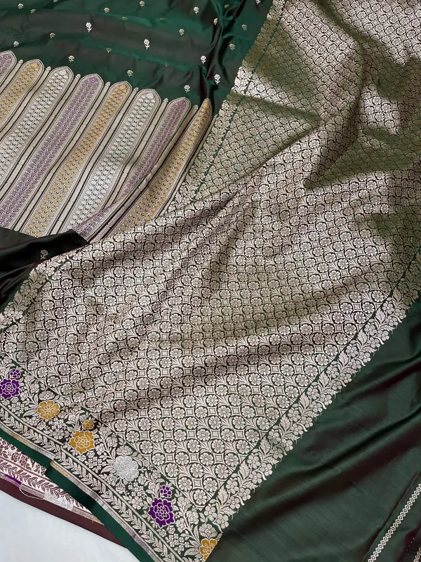Green_Woven_Traditional_Saree_for_Women