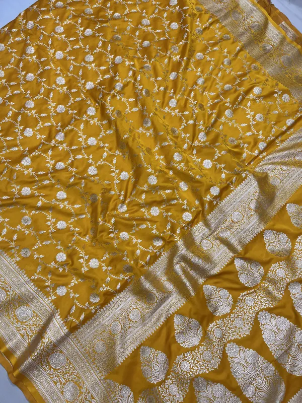 Yellow_Banarasi_Silk_Saree_for_Women