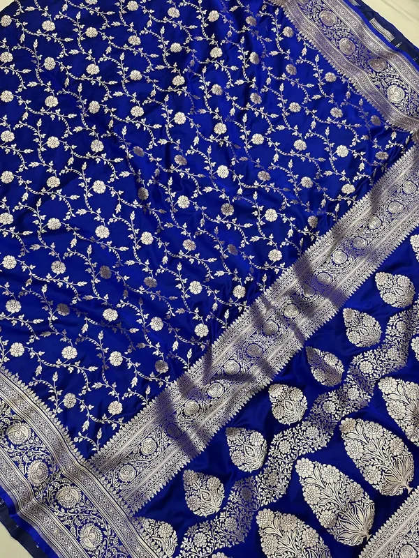 Blue_Zari_Floral_Saree_For_Women