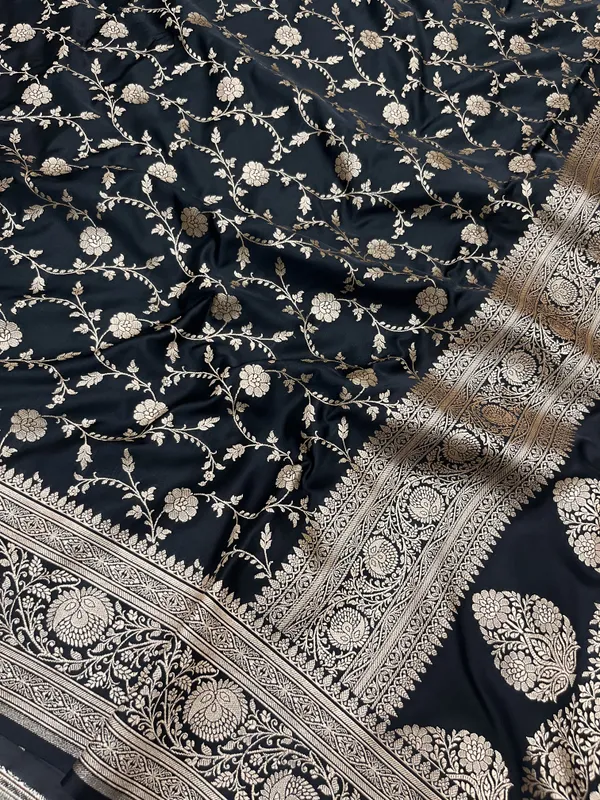 Navy_Blue_Floral_Zari_Woven_Saree_for_Women