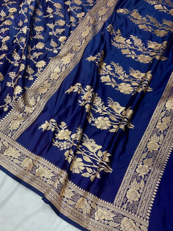 Blue_Woven_Floral_Saree_for_Women