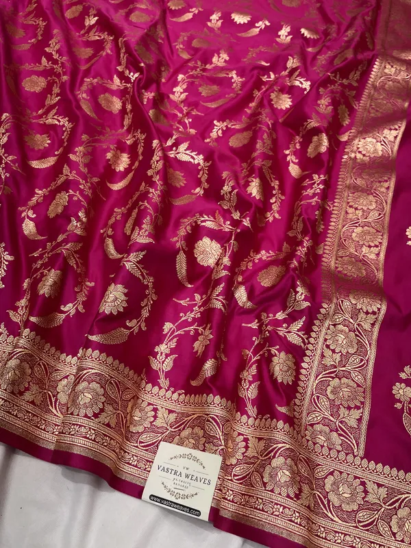 Magenta_Woven_Saree_for_Women