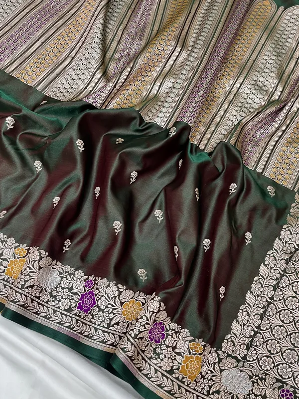 Green_Woven_Traditional_Saree_for_Women