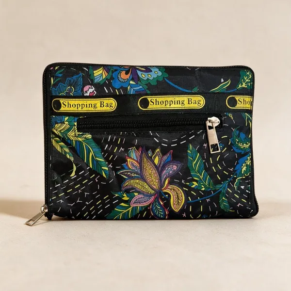 Black_Printed_Zipper_Pouch_For_Women