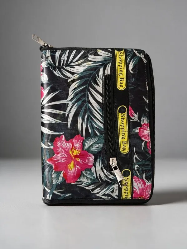 Black_Printed_Zipper_Pouch_For_Women