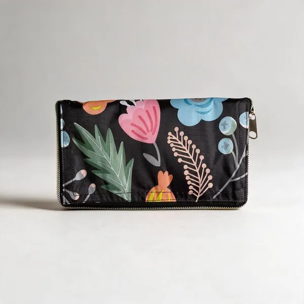 Black_Printed_Zipper_Pouch_For_Women
