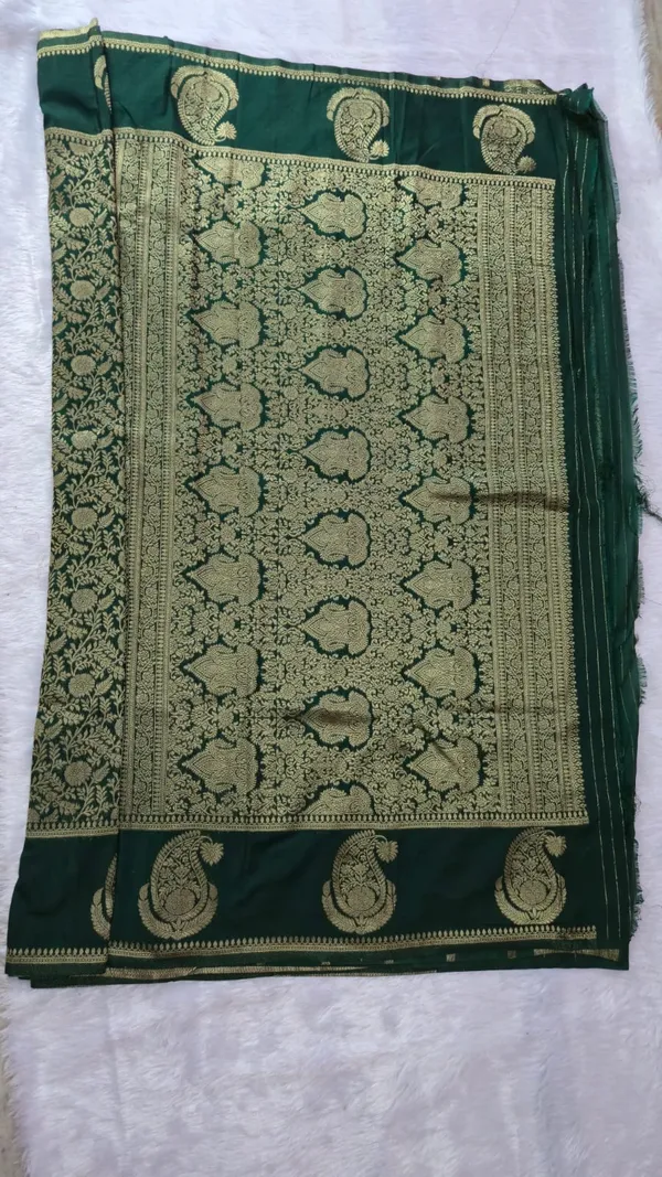 Dark_Green_And_Gold_Georgette__Saree_Daily_Wear_For_Women