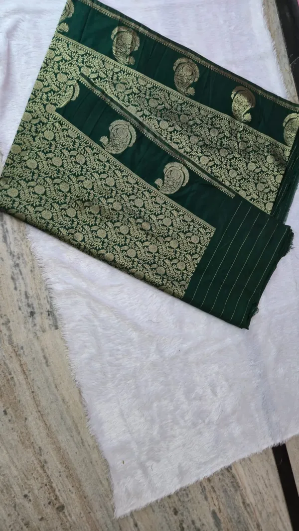 Dark_Green_And_Gold_Georgette__Saree_Daily_Wear_For_Women