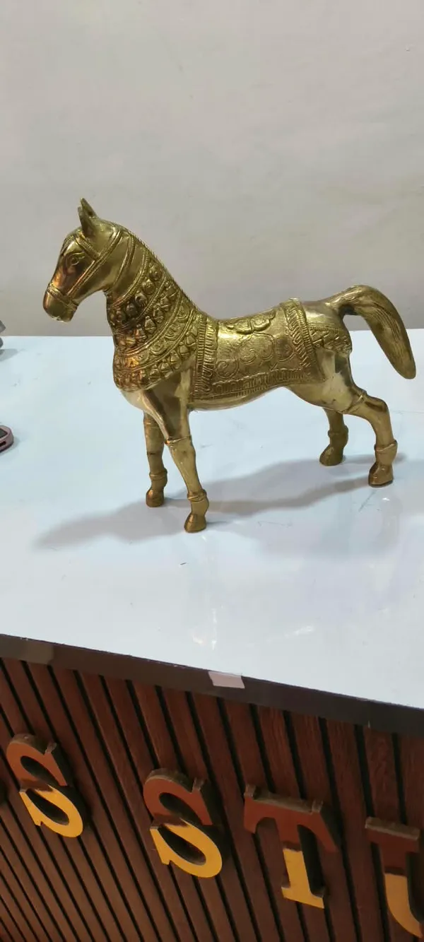 Gold_Finish_Decorative_Horse_Figurine