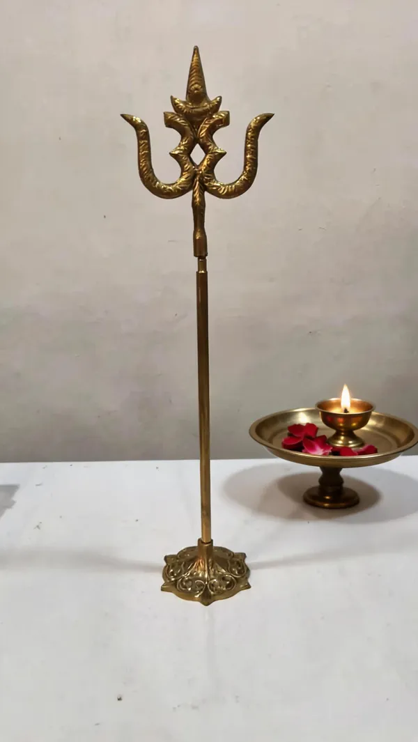 Gold_Tone_Standing_Trishul_Religious_Decor