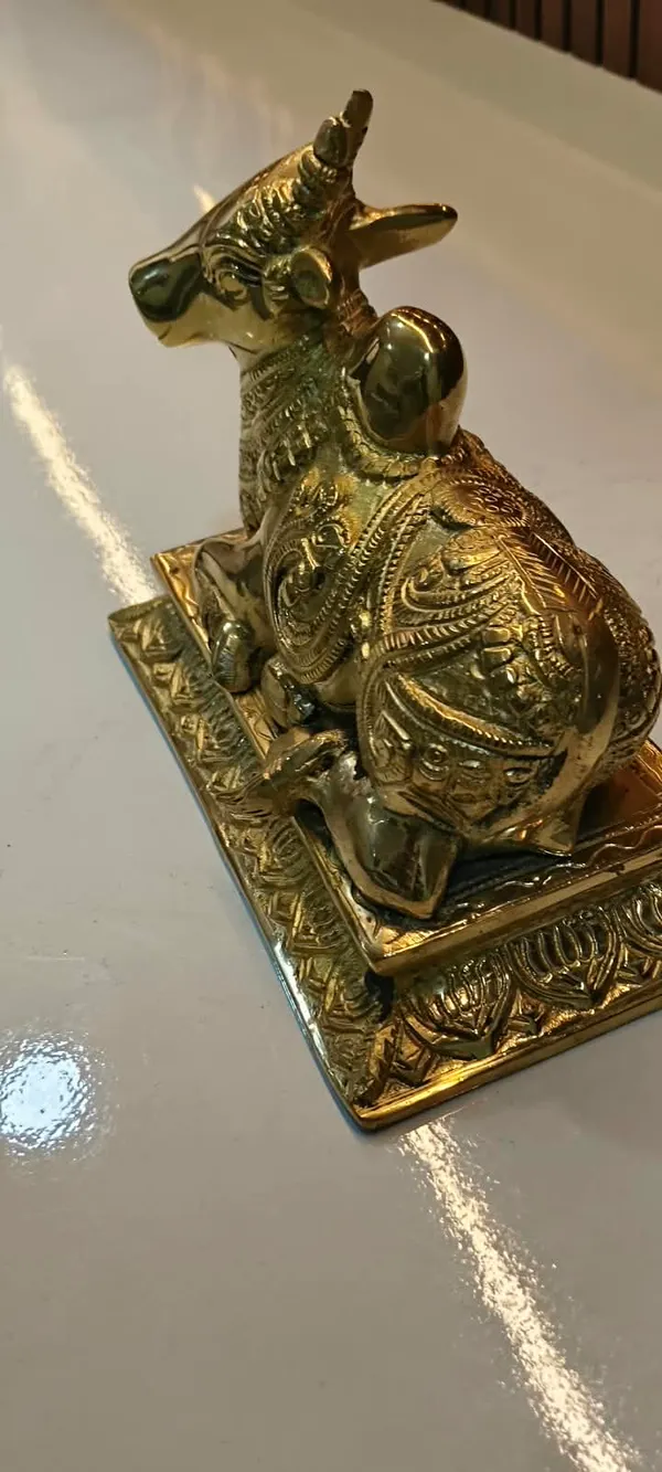 Gold_Finish_Nandi_Bull_Decorative_Idol
