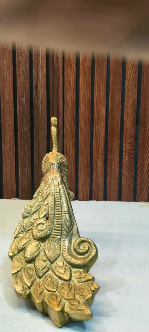 Brass_Finish_Decorative_Peacock_Figurine