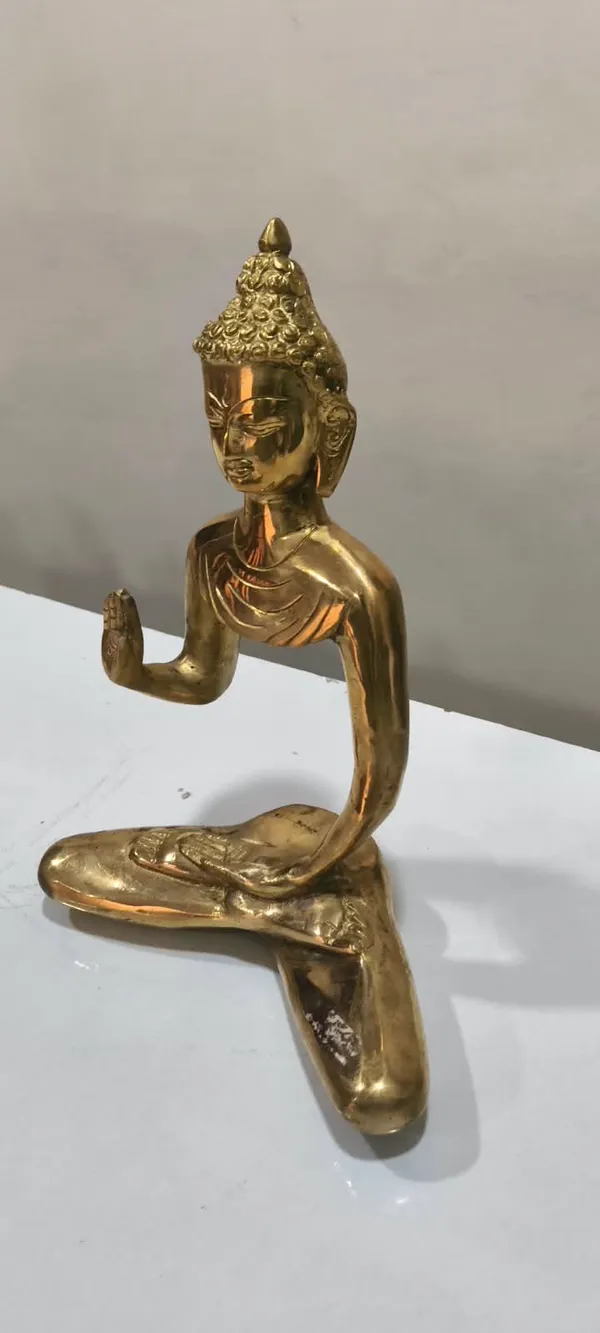 Gold_Tone_Meditating_Buddha_Statue