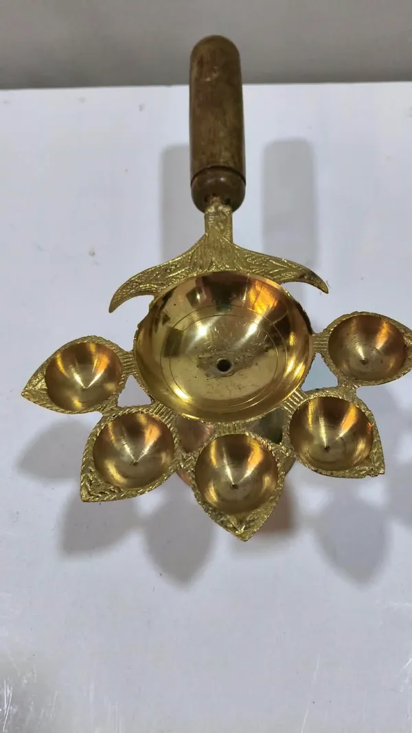 Brass_Traditional_Floral_Multi_Wick_Oil_Lamp