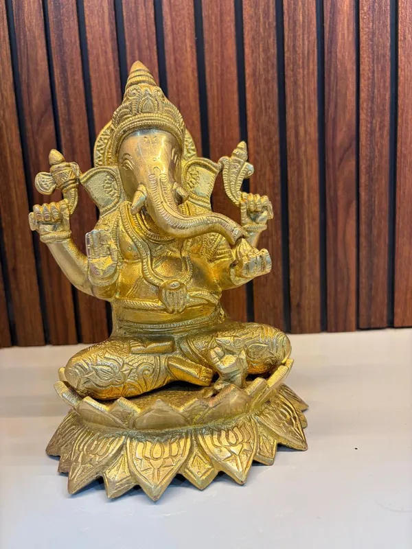 Gold-Tone_Traditional_Ganesha_Idol