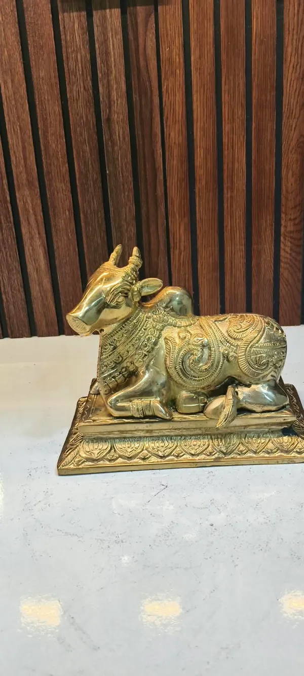 Gold_Finish_Nandi_Bull_Decorative_Idol