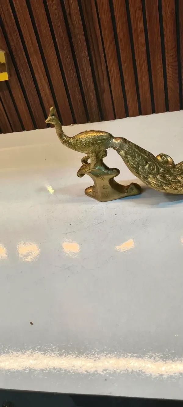 Brass_Finish_Decorative_Peacock_Figurine