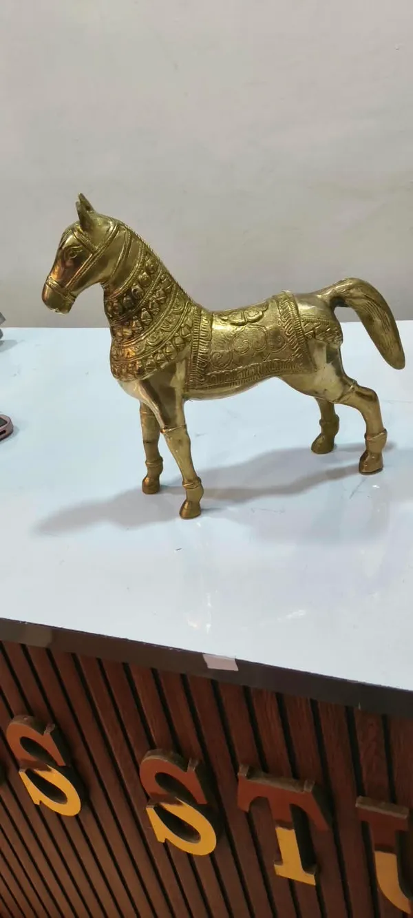 Gold_Finish_Decorative_Horse_Figurine