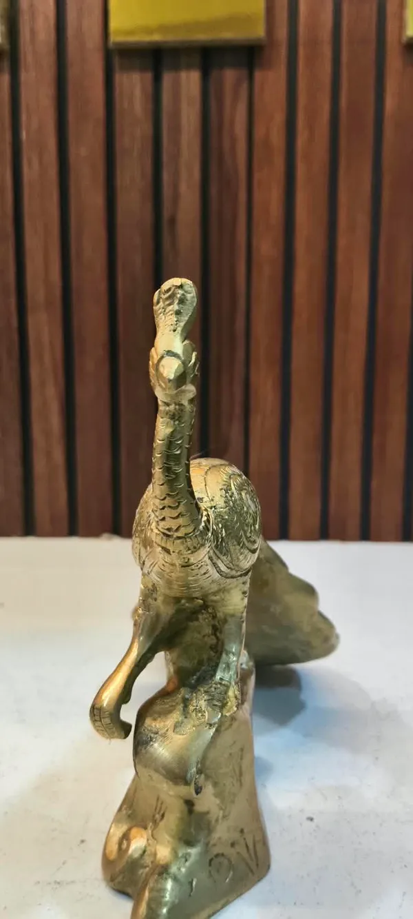 Brass_Finish_Decorative_Peacock_Figurine
