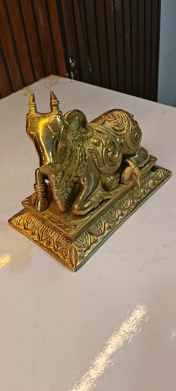 Gold_Finish_Nandi_Bull_Decorative_Idol
