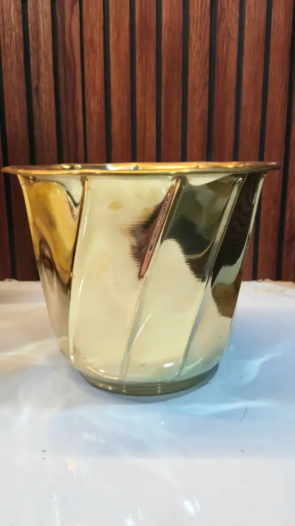 Gold_Finish_Metal_Decorative_Bucket