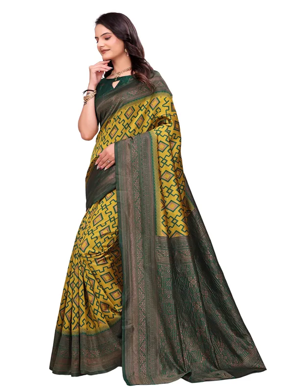 Yellow_Green_Geometric_Print_Saree_for_Women