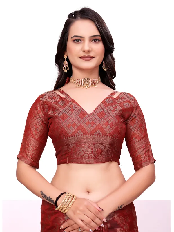 Maroon_Woven_Saree_With_Blouse_For_Women