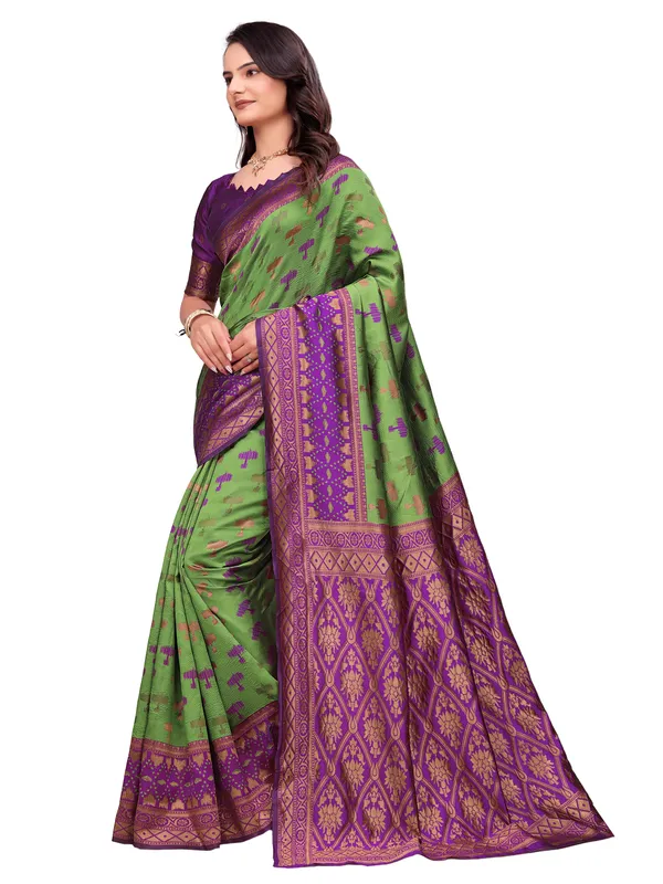 Green_Silk_Blend_Traditional_Saree_for_Women