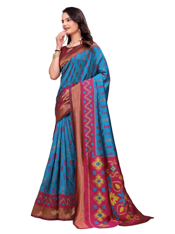 Blue_Patterned_Traditional_Saree_for_Women