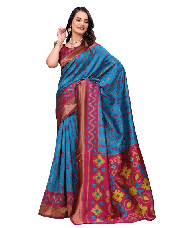 Blue_Patterned_Traditional_Saree_for_Women