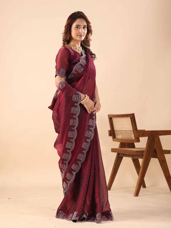 Maroon_Textured_Regular_Fit_Saree_Blouse_for_Women