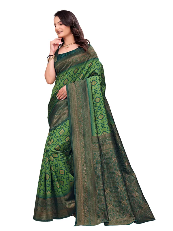Green_Woven_Pattern_Saree_for_Women
