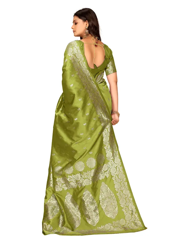 Green_Woven_Saree_With_Blouse_For_Women