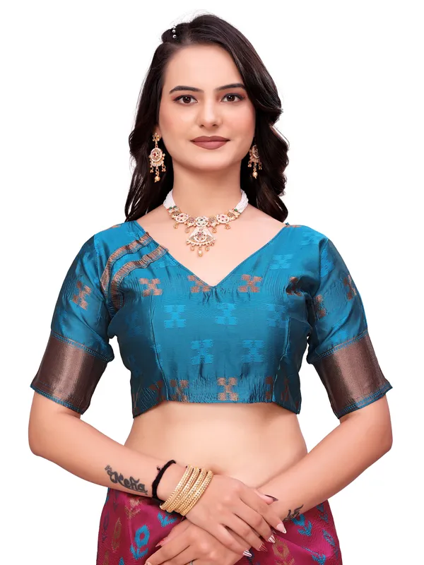 Blue_Patterned_Traditional_Saree_for_Women