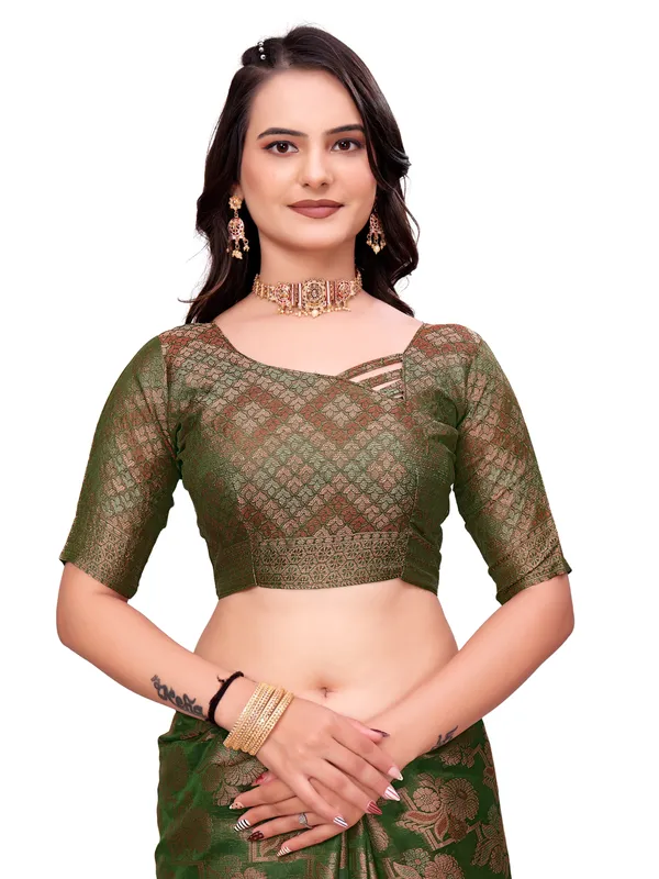 Green_Woven_Traditional_Saree_for_Women