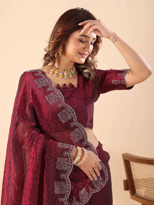 Maroon_Textured_Regular_Fit_Saree_Blouse_for_Women