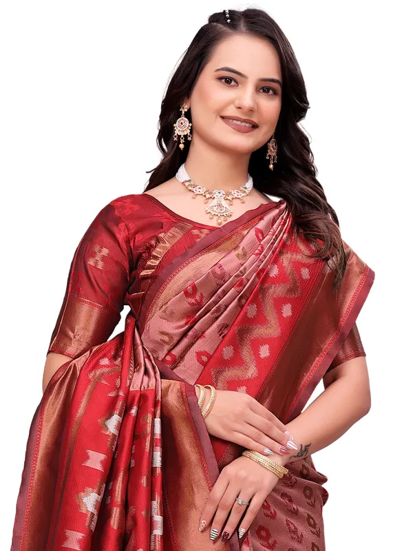 Red_Traditional_Saree_For_Women