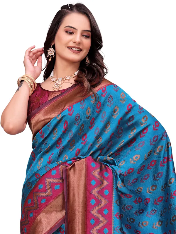 Blue_Patterned_Traditional_Saree_for_Women