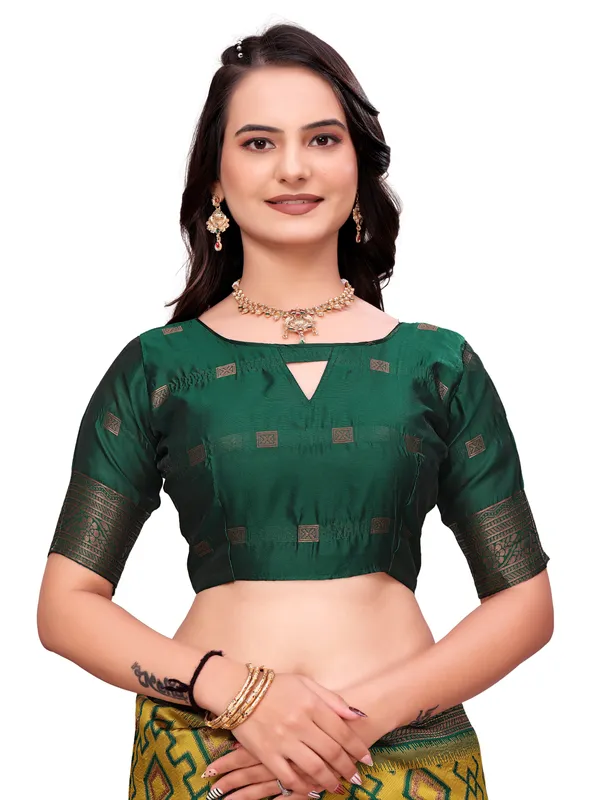 Yellow_Green_Geometric_Print_Saree_for_Women