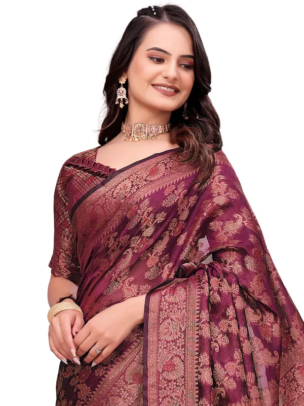 Maroon_Traditional_Print_Saree_For_Women